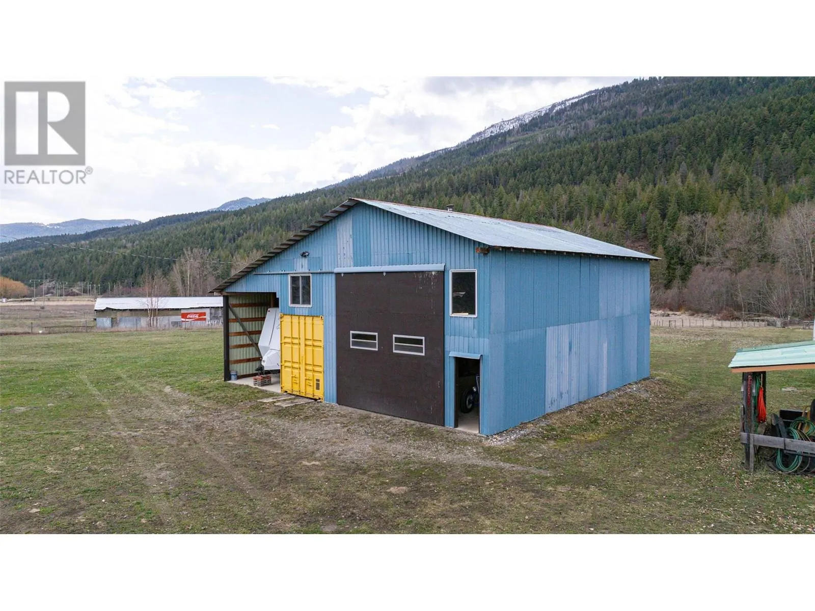 5409 Hwy 97 Highway