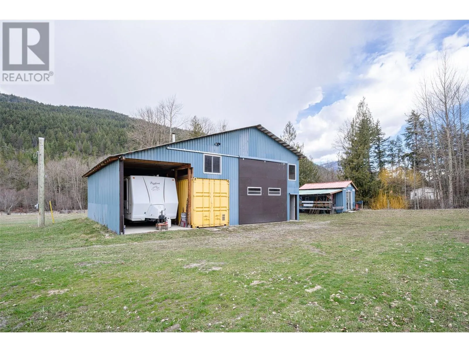 5409 Hwy 97 Highway