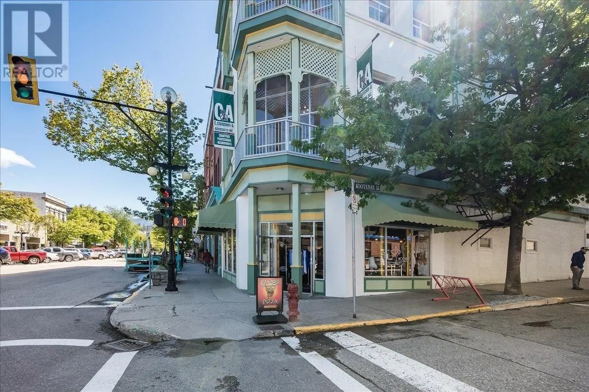 302 BAKER Street