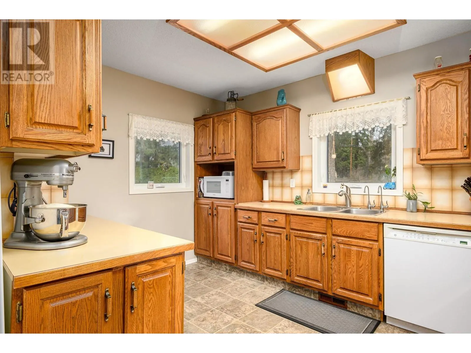 487 Mabel Lake Road