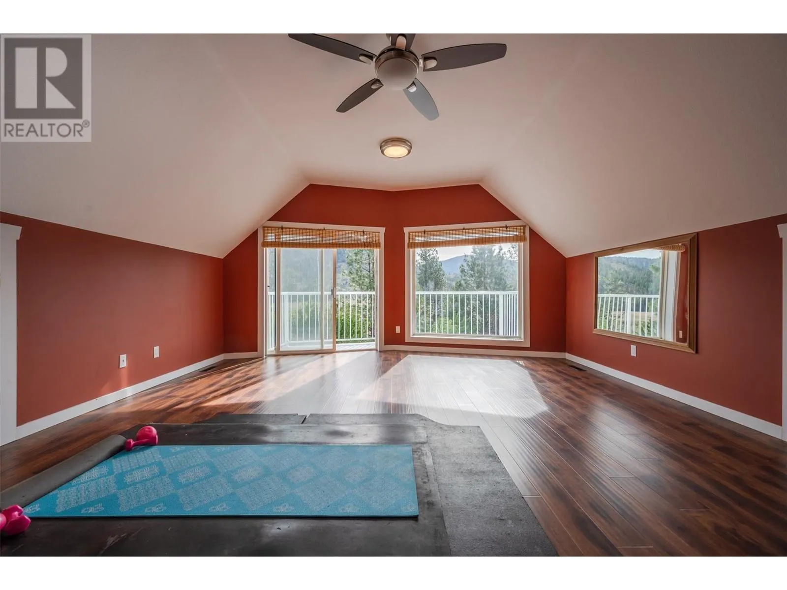 2737 Willowbrook Road