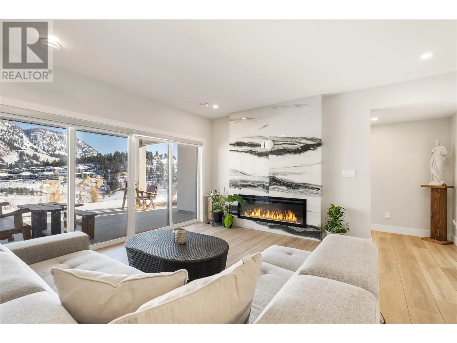 869 Carnoustie Drive