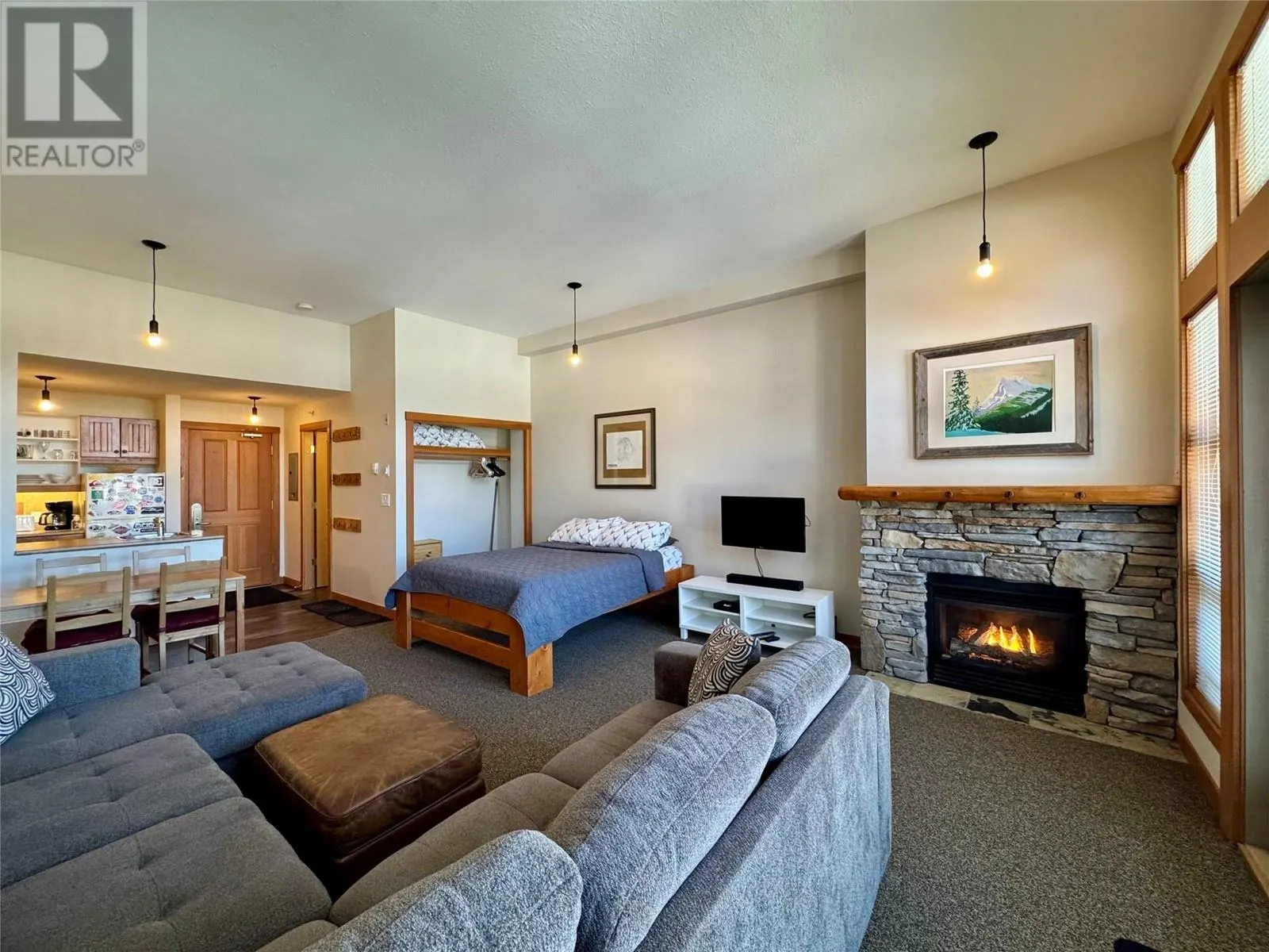 2080 Summit Drive Unit# 412