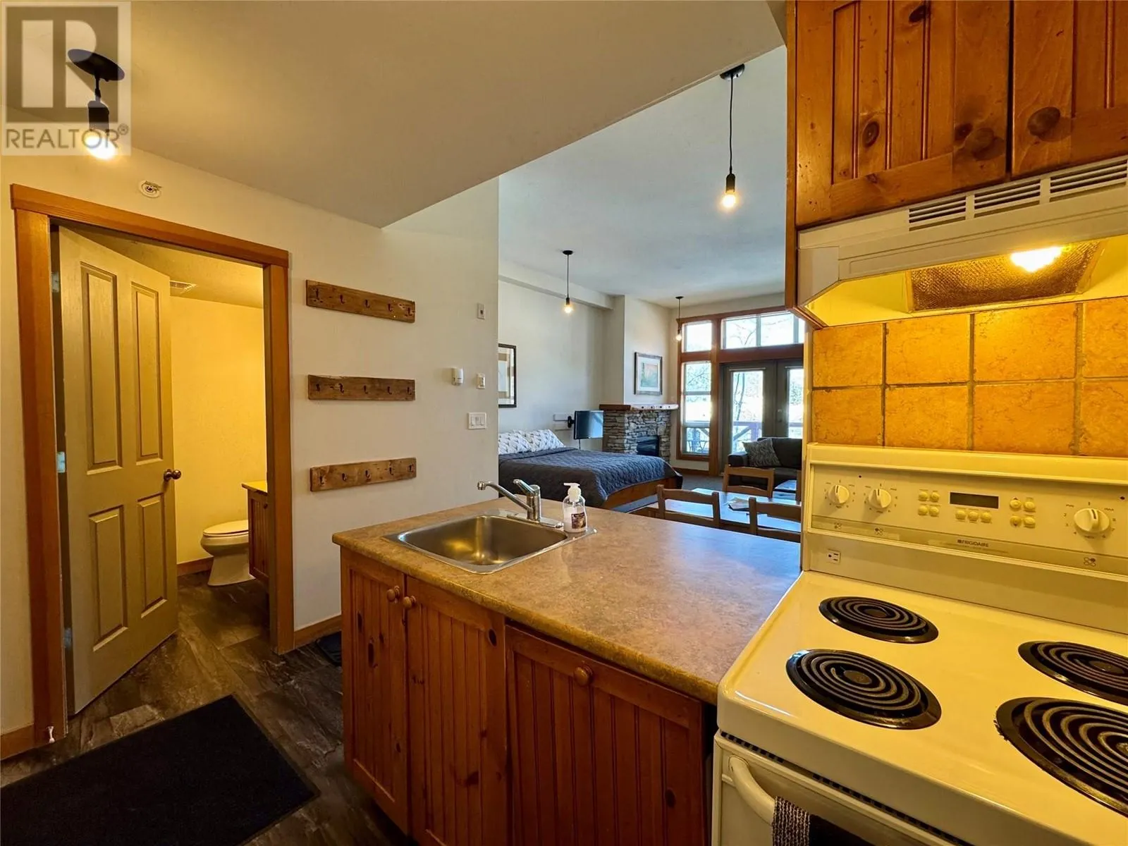 2080 Summit Drive Unit# 412