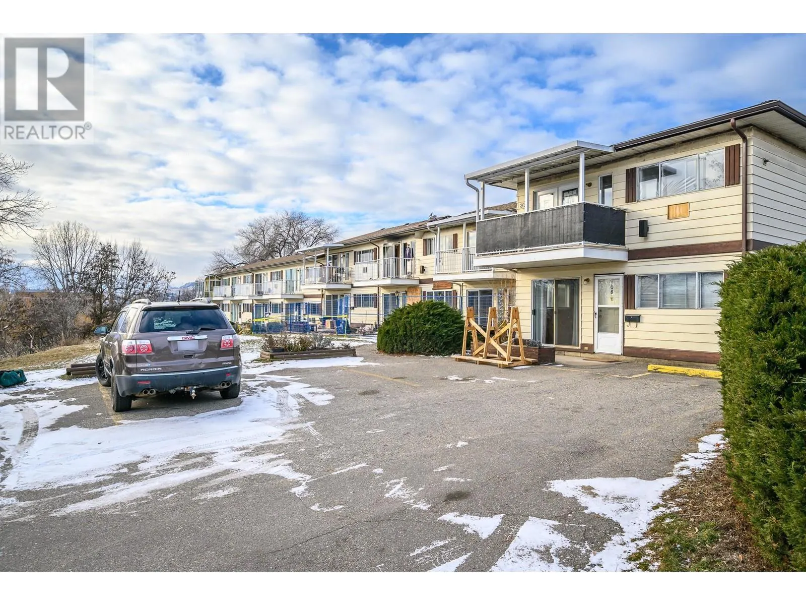 4004 34 Street Unit# 208