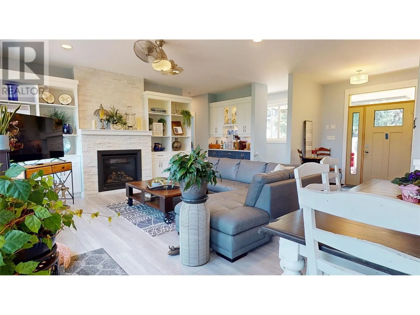 2526 Waverly Drive