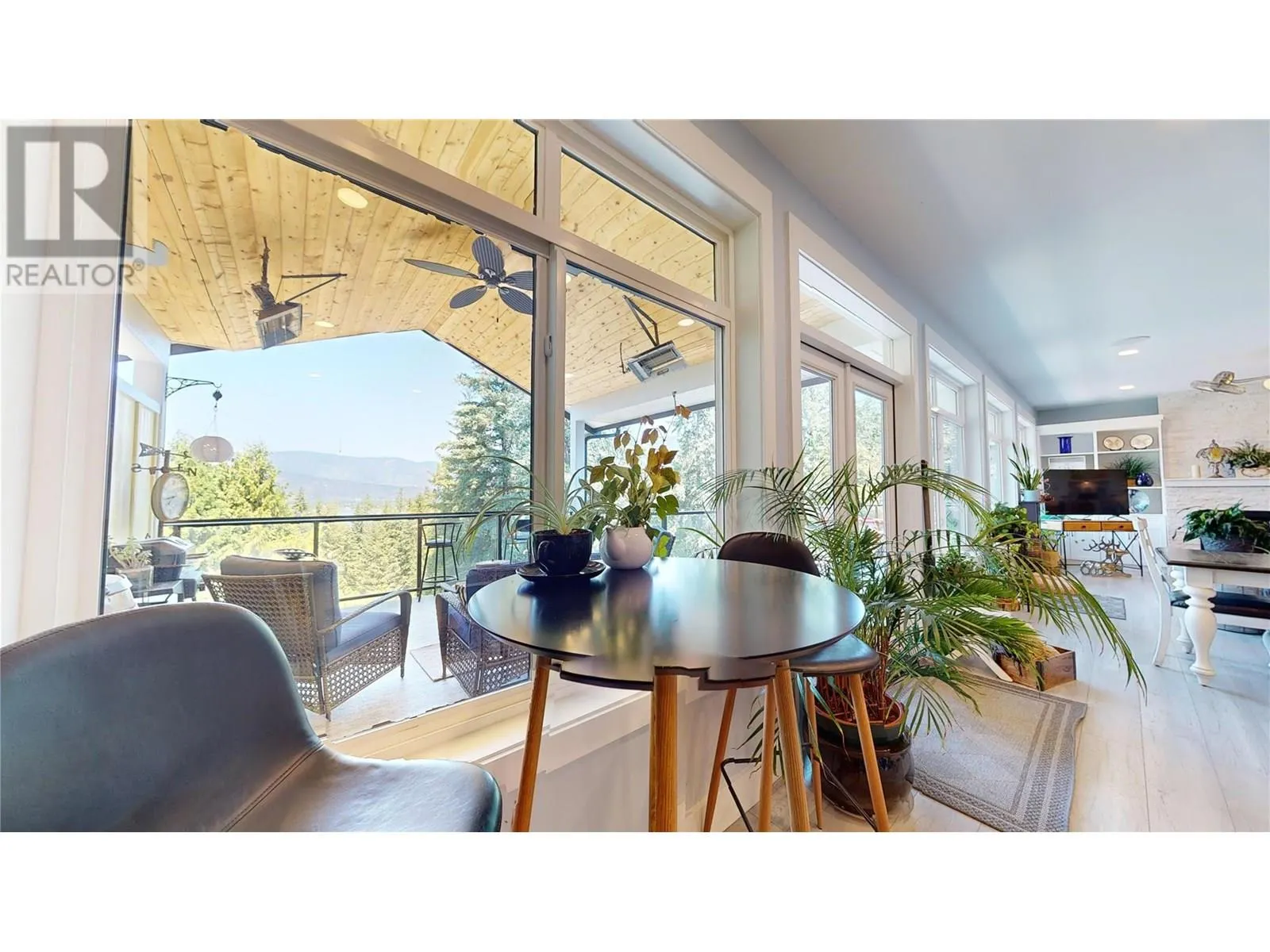 2526 Waverly Drive