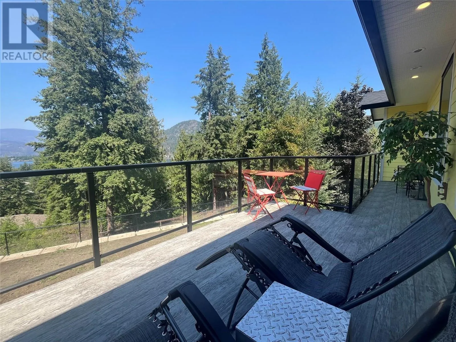 2526 Waverly Drive