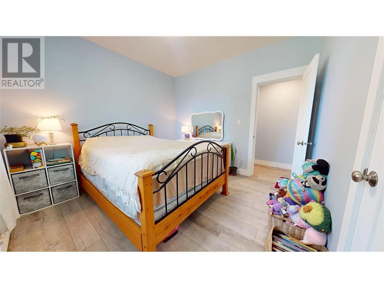 2526 Waverly Drive