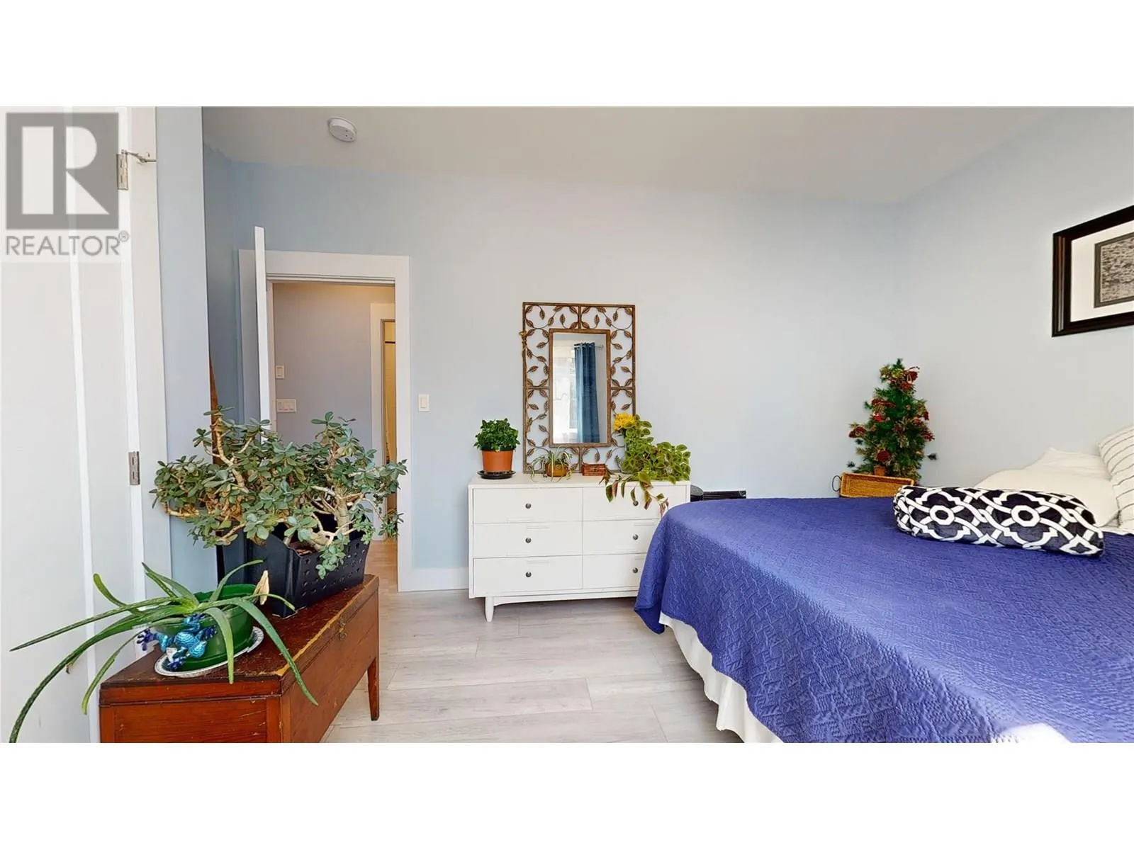 2526 Waverly Drive