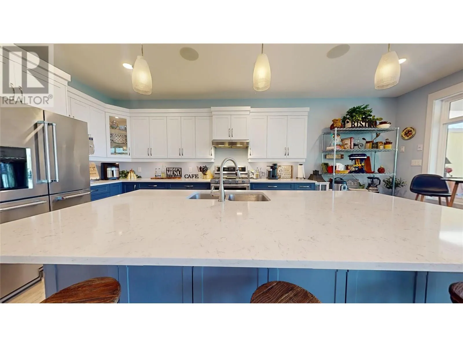 2526 Waverly Drive