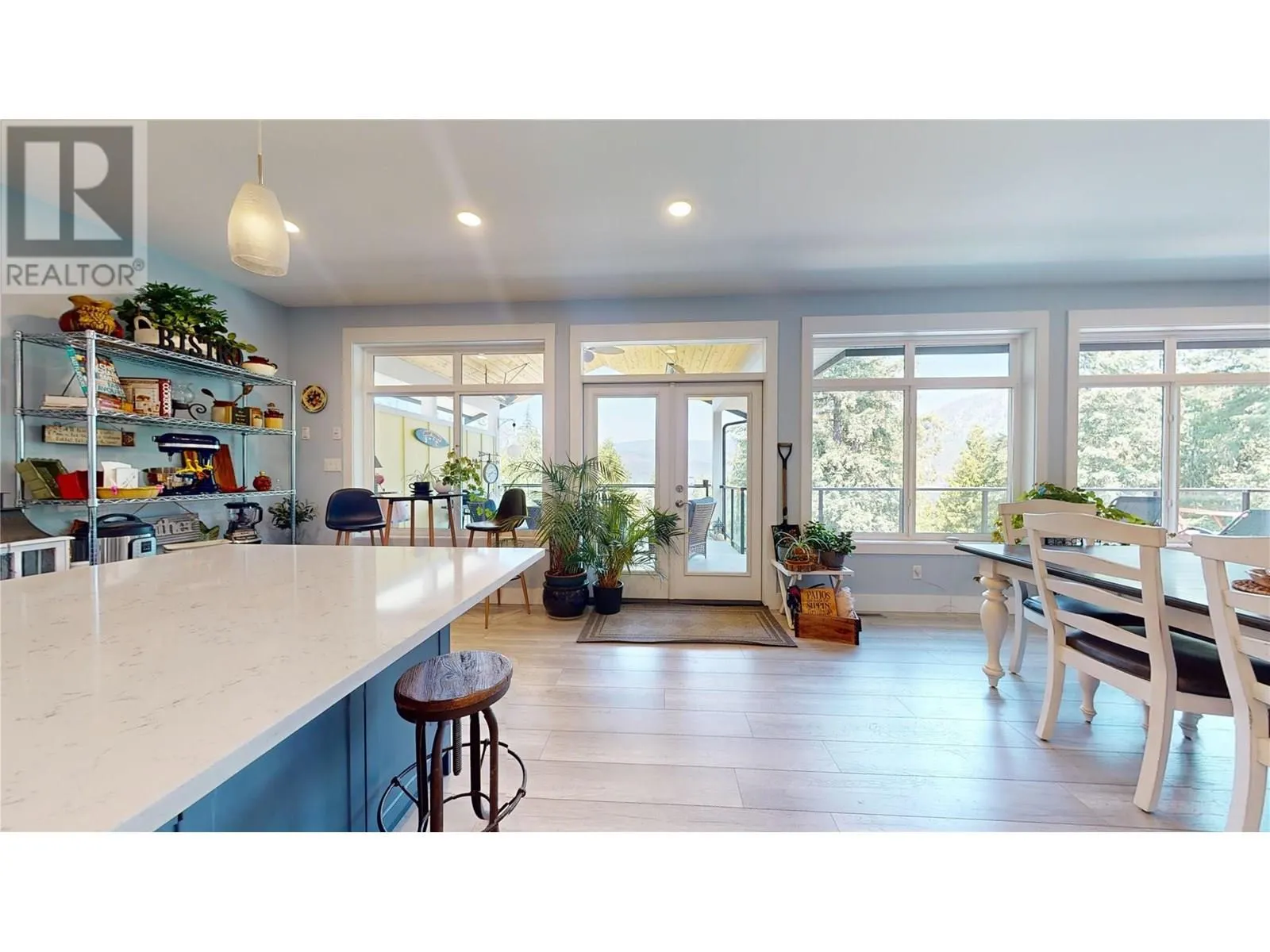 2526 Waverly Drive