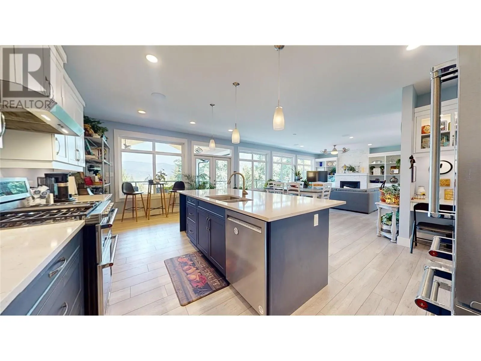 2526 Waverly Drive