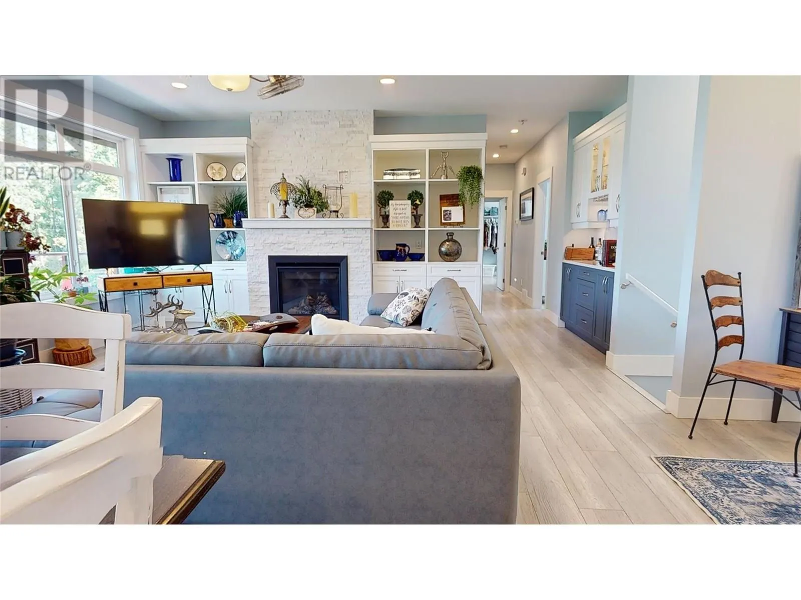 2526 Waverly Drive