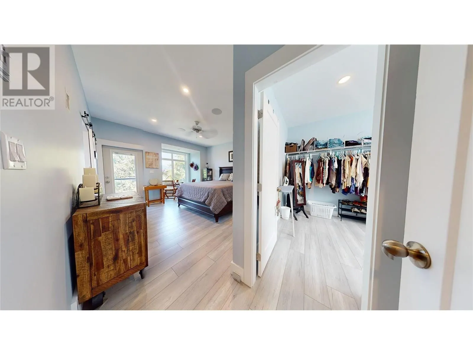 2526 Waverly Drive