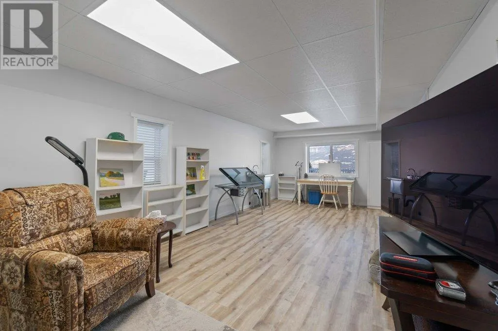 1321 12 Street SE