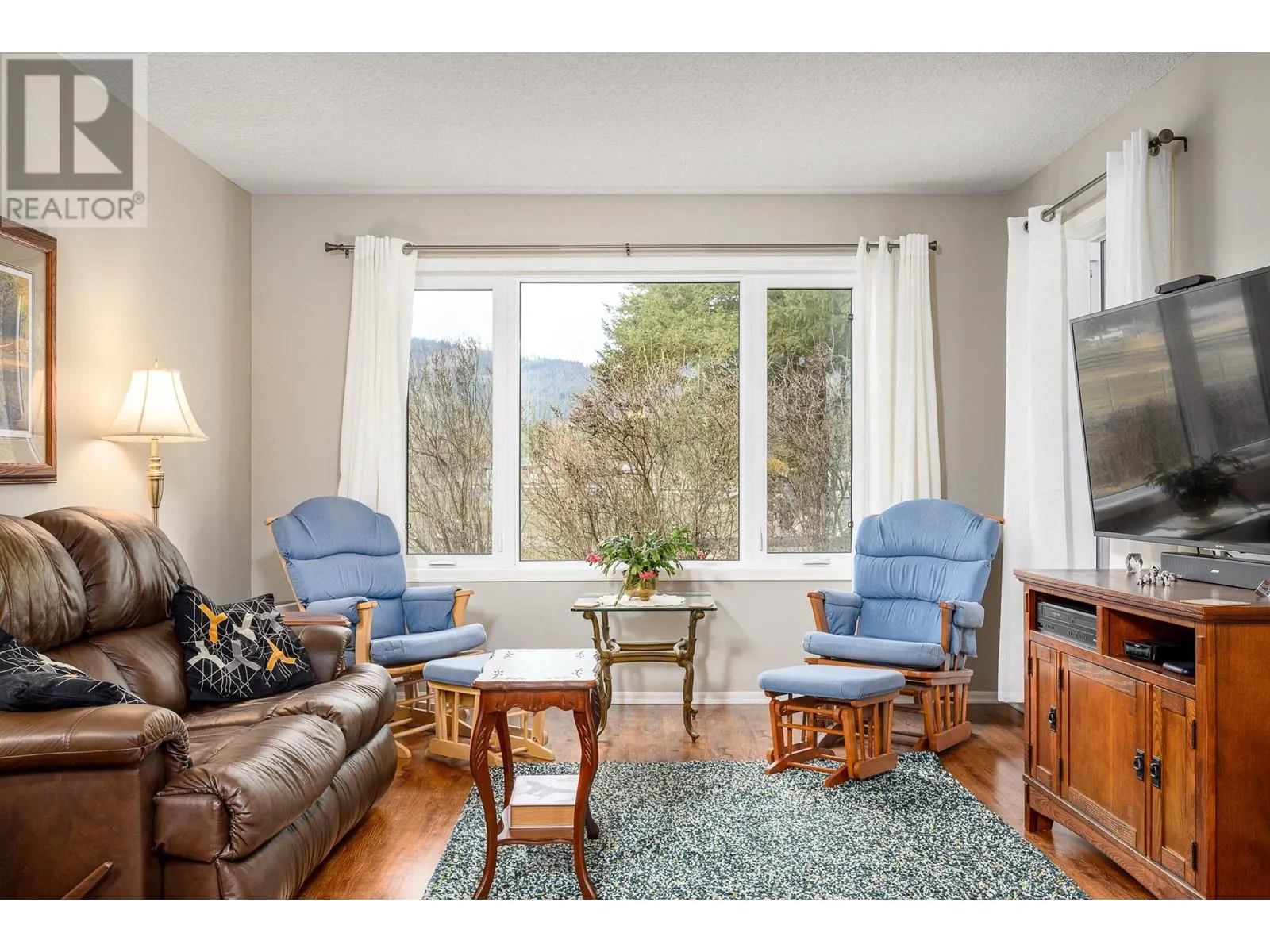 487 Mabel Lake Road