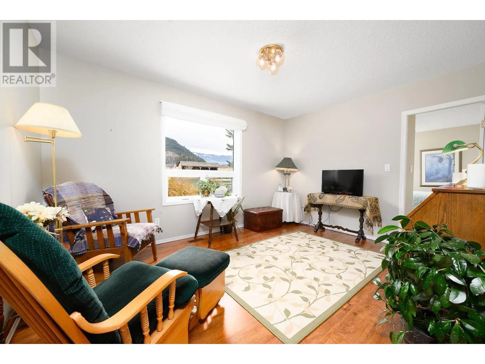 487 Mabel Lake Road