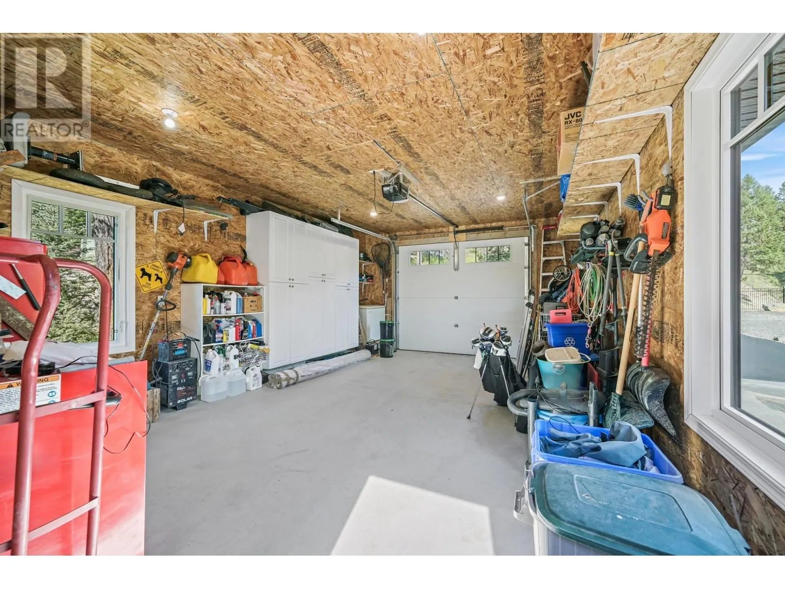 717 LAKEVIEW Drive