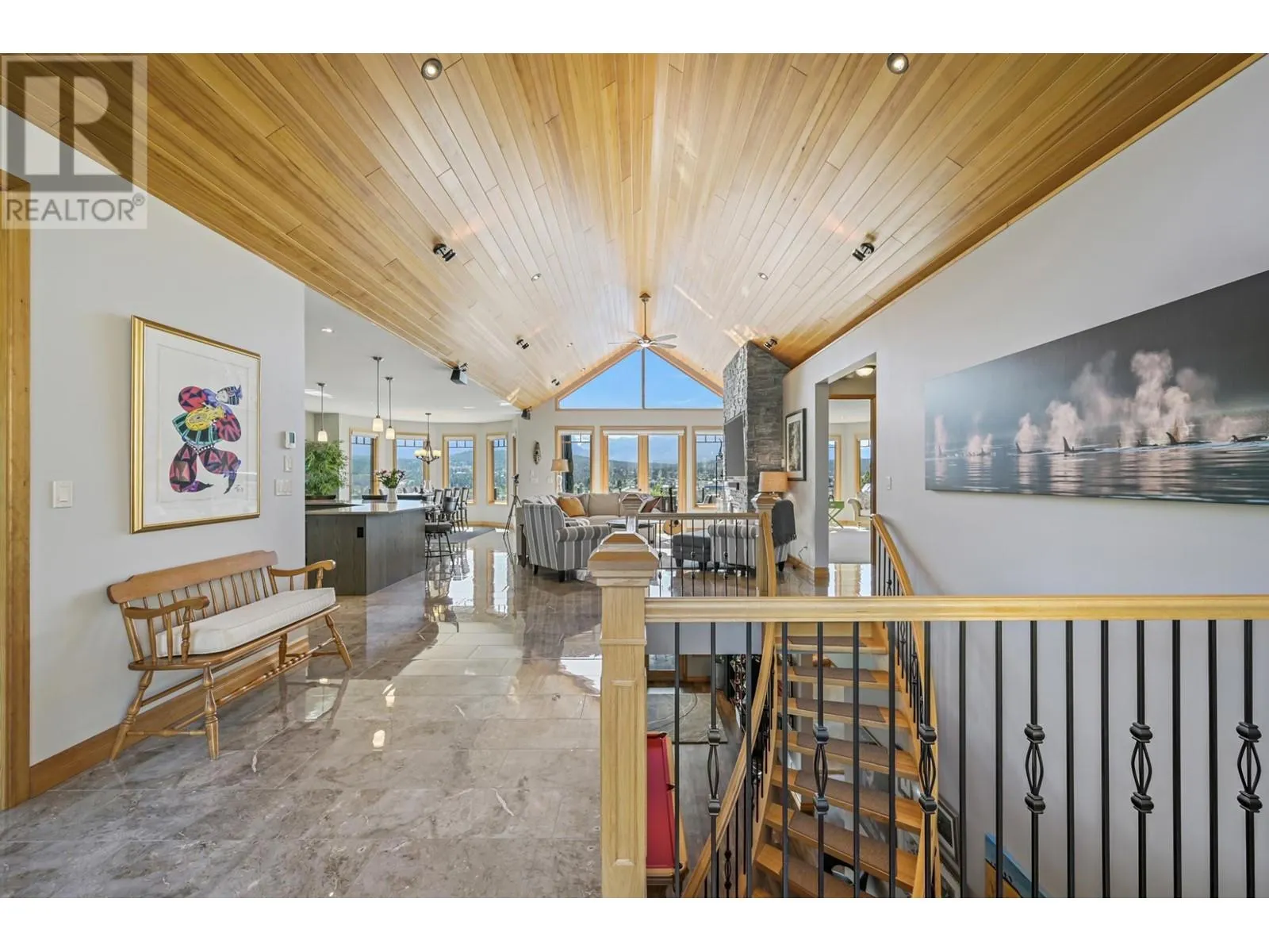 717 LAKEVIEW Drive