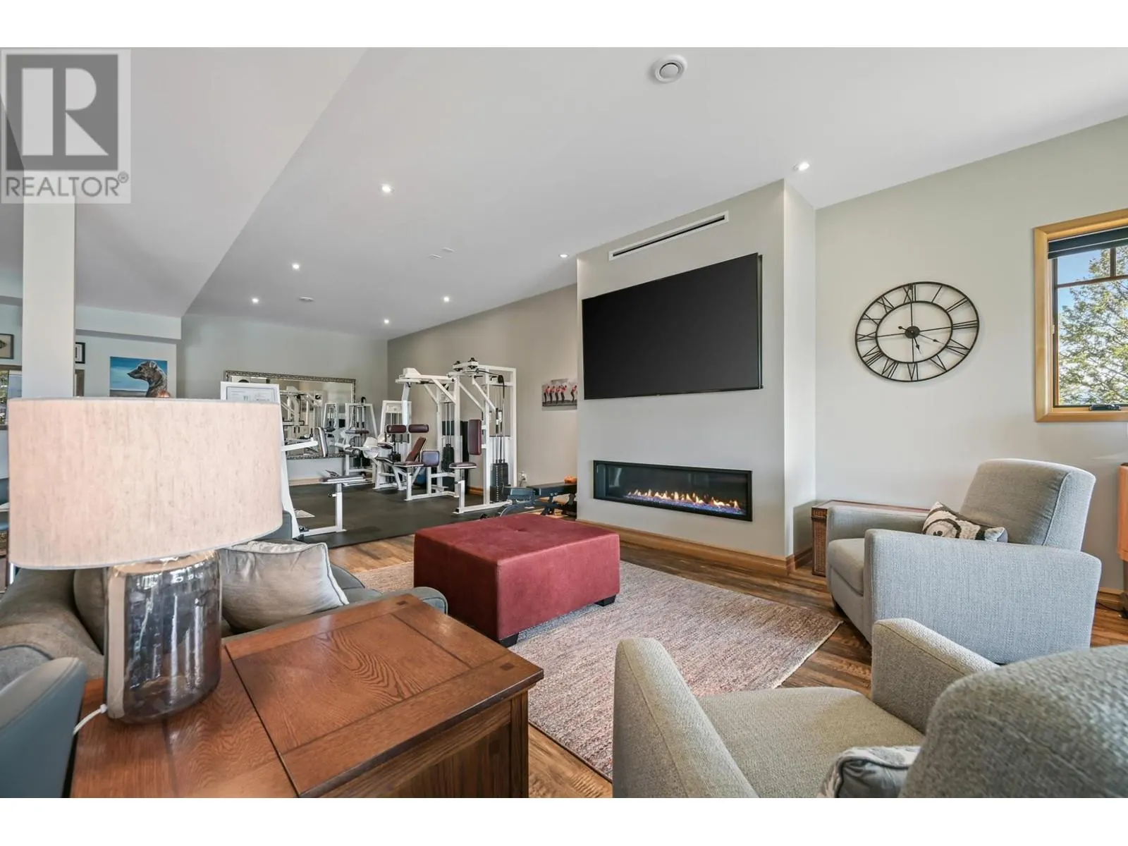 717 LAKEVIEW Drive