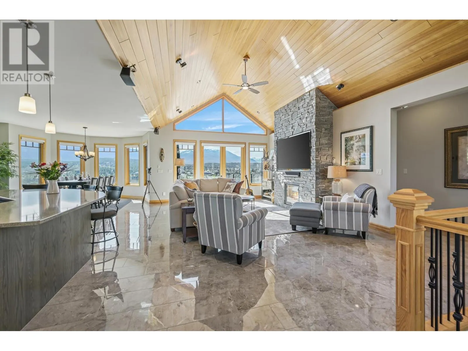 717 LAKEVIEW Drive