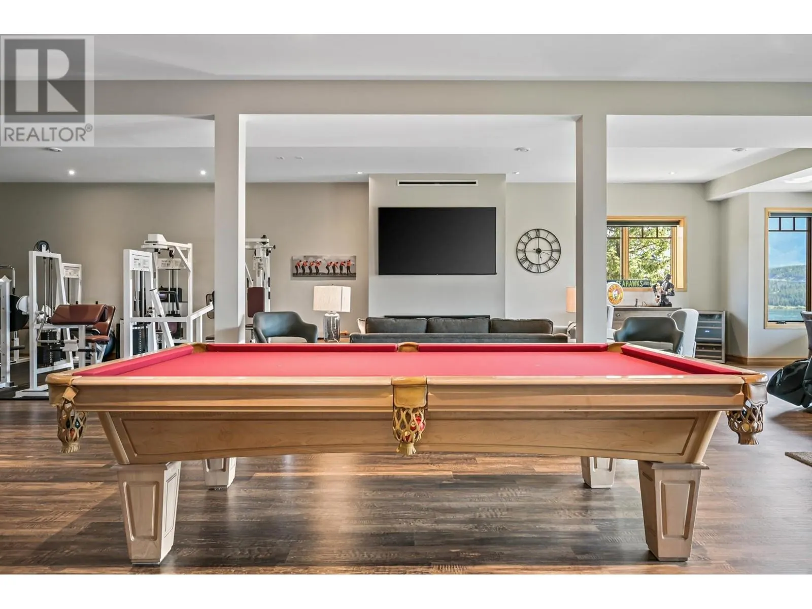 717 LAKEVIEW Drive