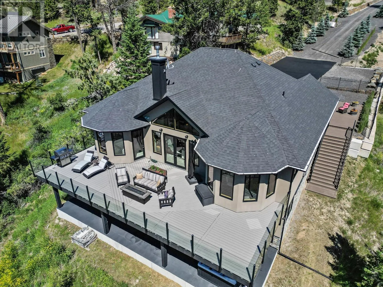 717 LAKEVIEW Drive