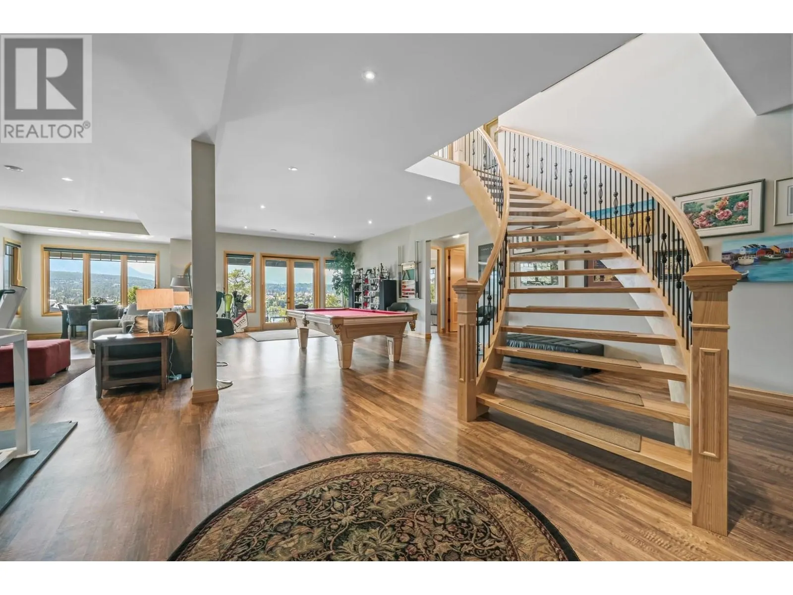 717 LAKEVIEW Drive