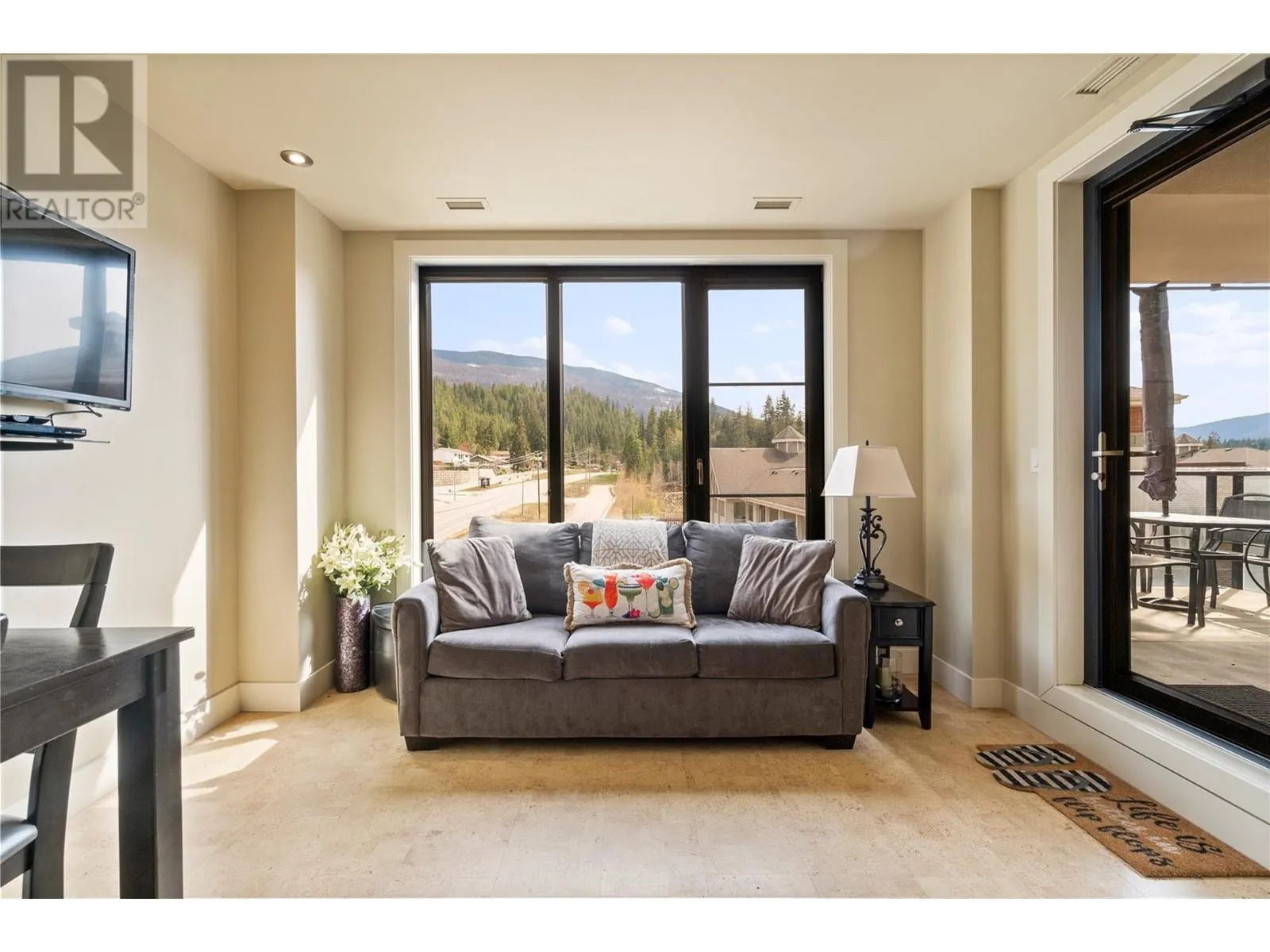 326 Mara Lake Lane Unit# 401