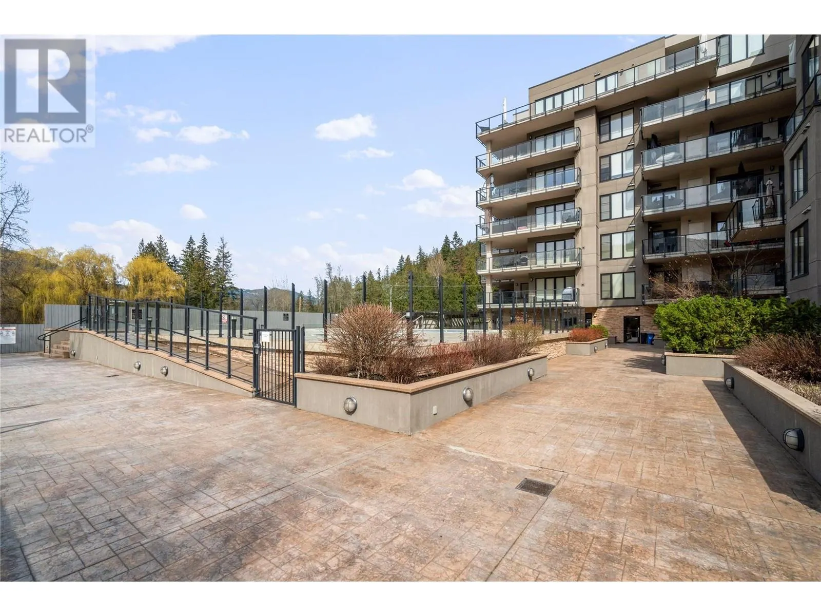 326 Mara Lake Lane Unit# 401