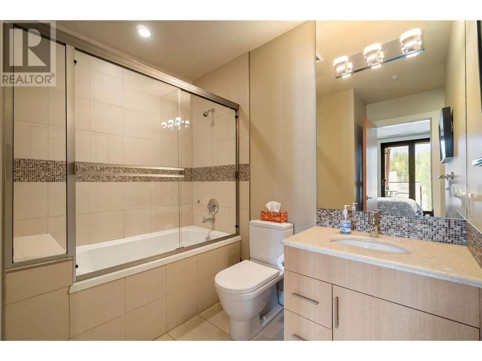 326 Mara Lake Lane Unit# 401