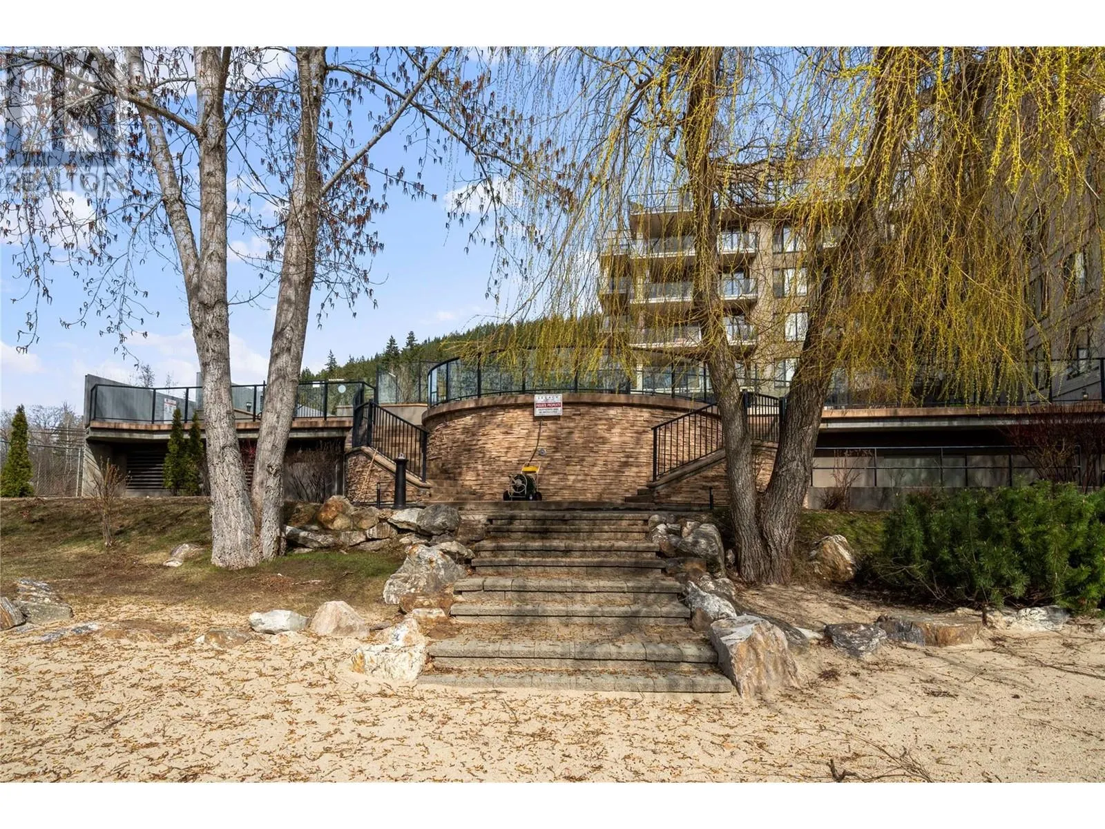 326 Mara Lake Lane Unit# 401