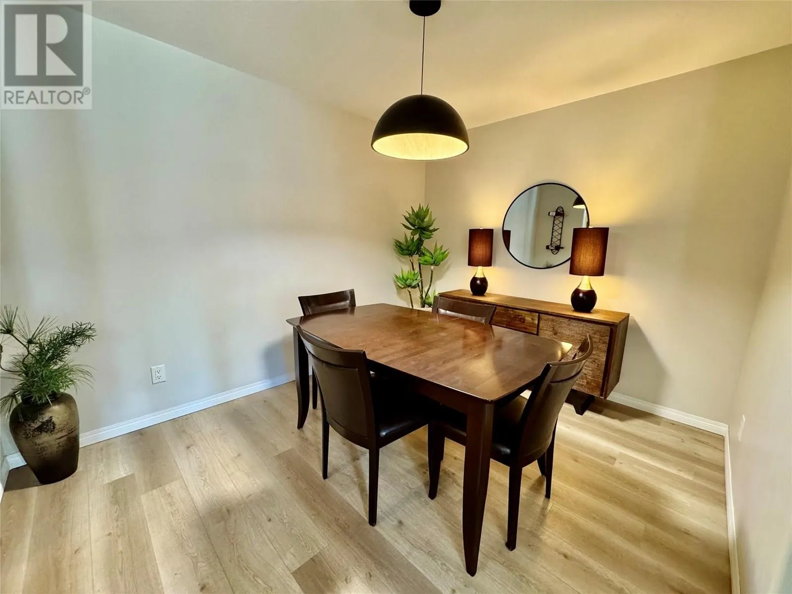 4767 FORSTERS LANDING Road Unit# 305