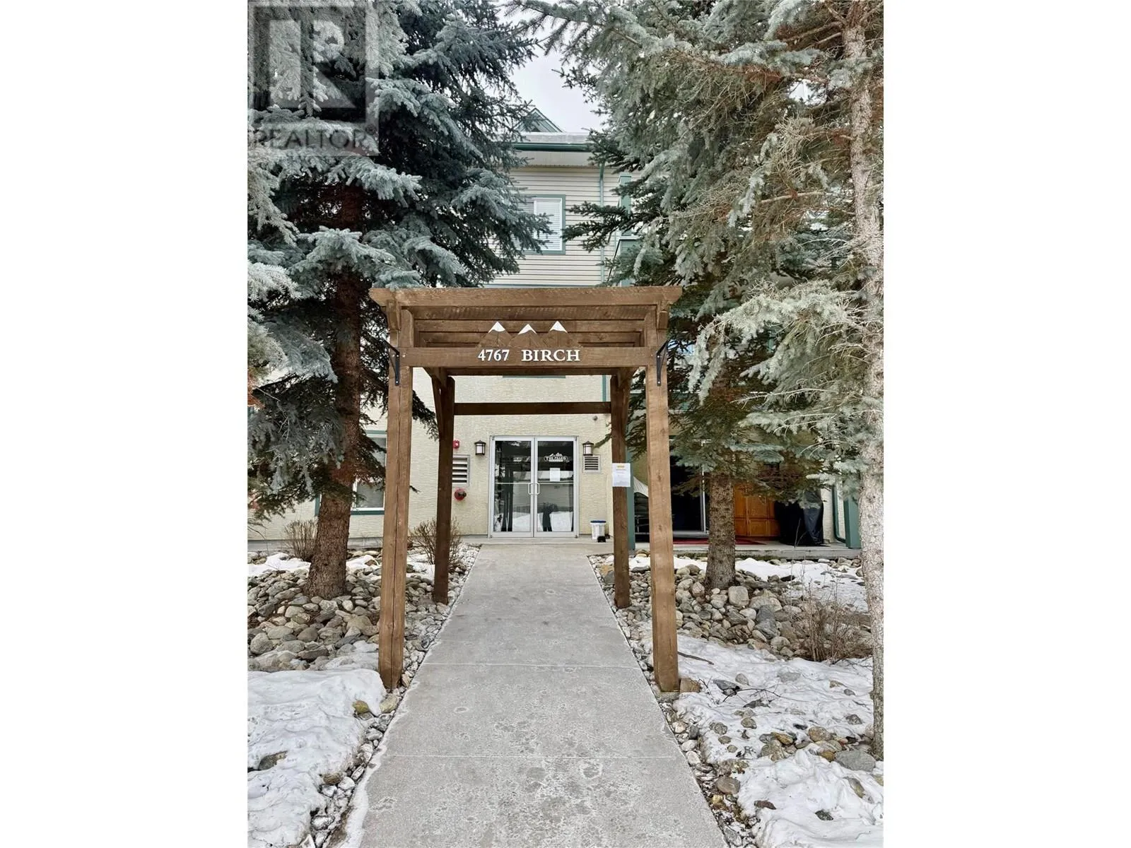 4767 FORSTERS LANDING Road Unit# 305