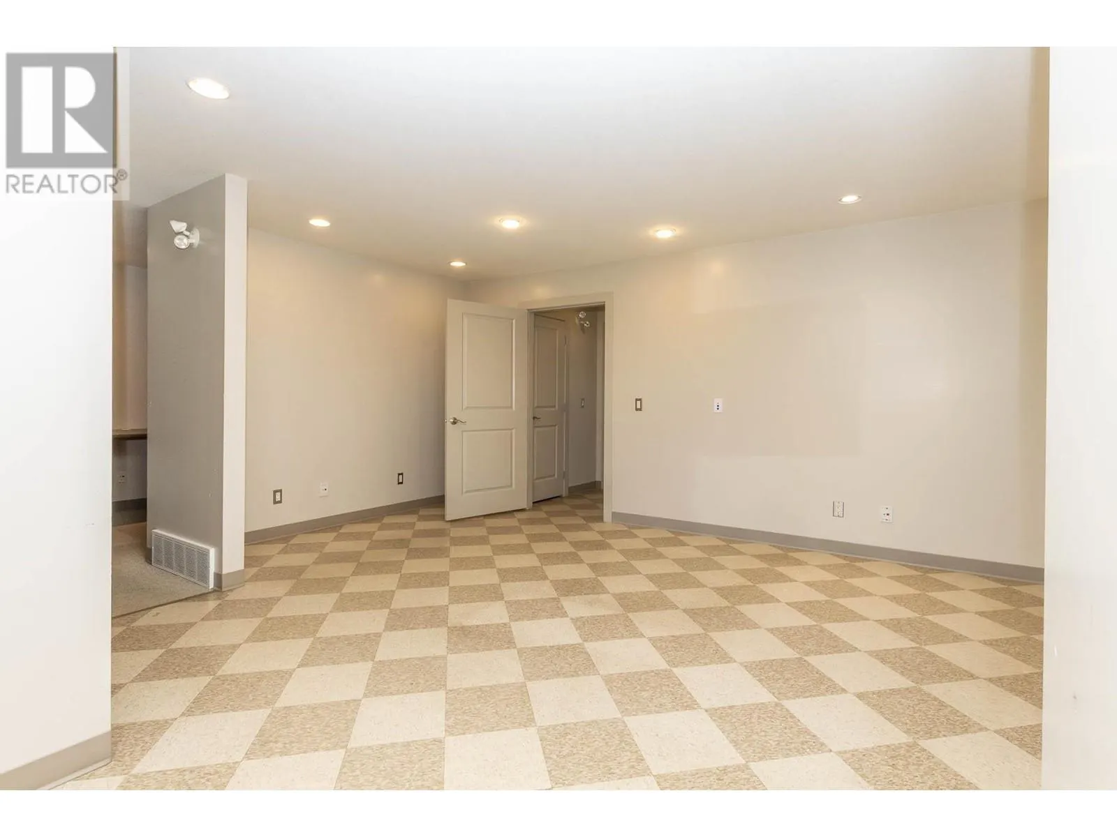 31 1 Street SE