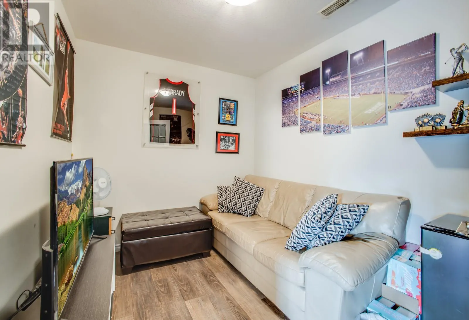 1966 Durnin Road Unit# 104