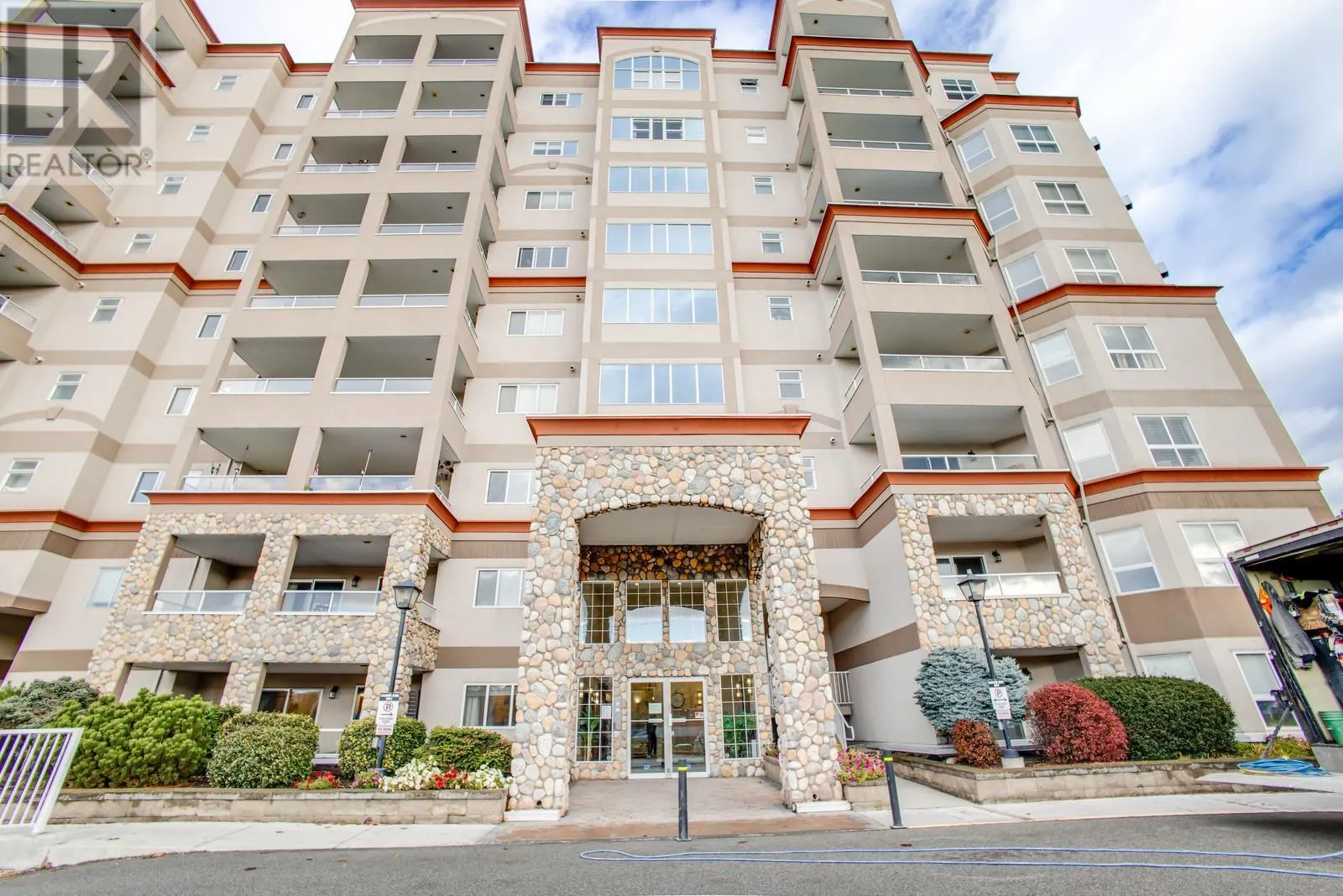1966 Durnin Road Unit# 104
