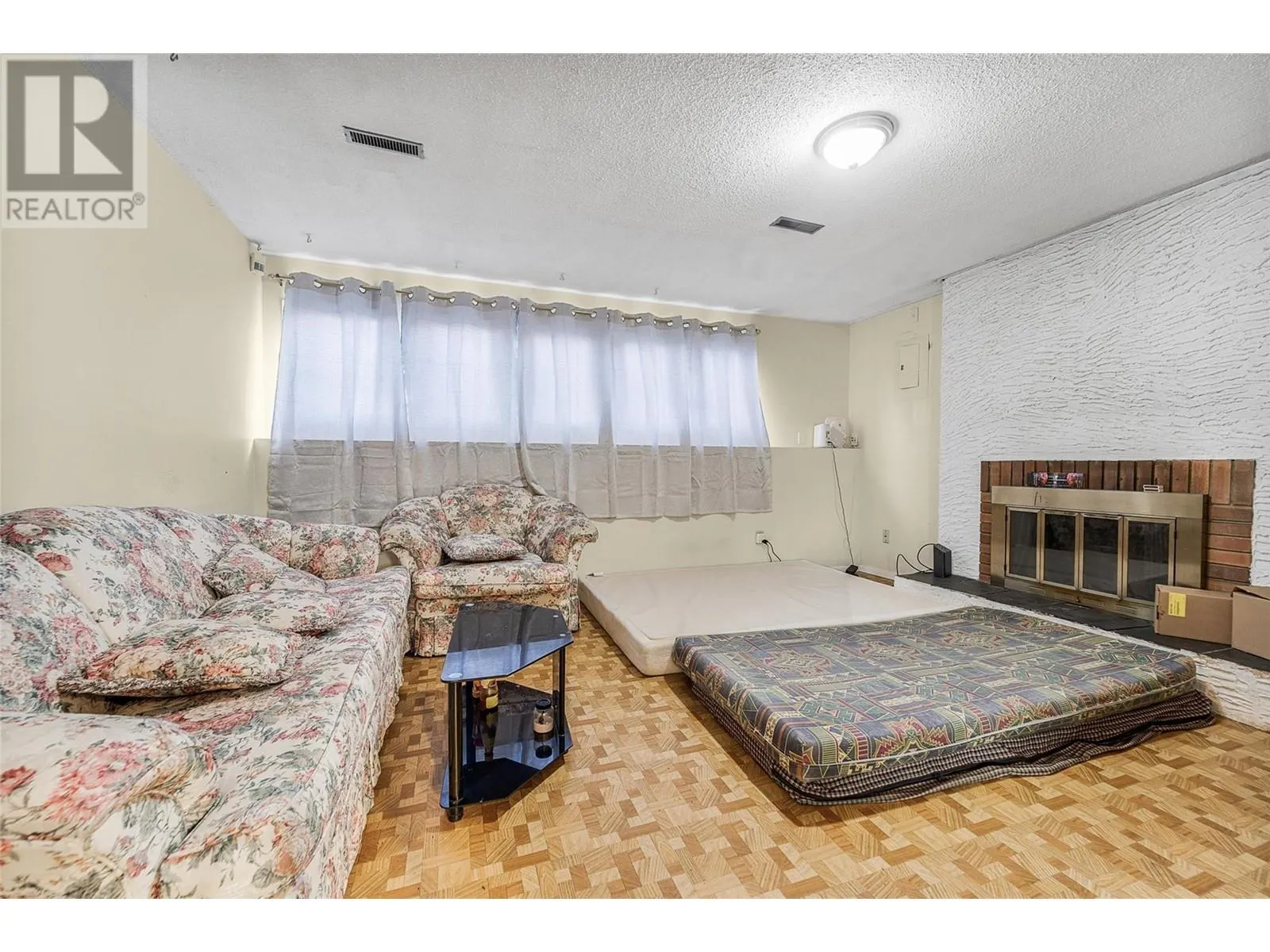 1255 Thompson Road