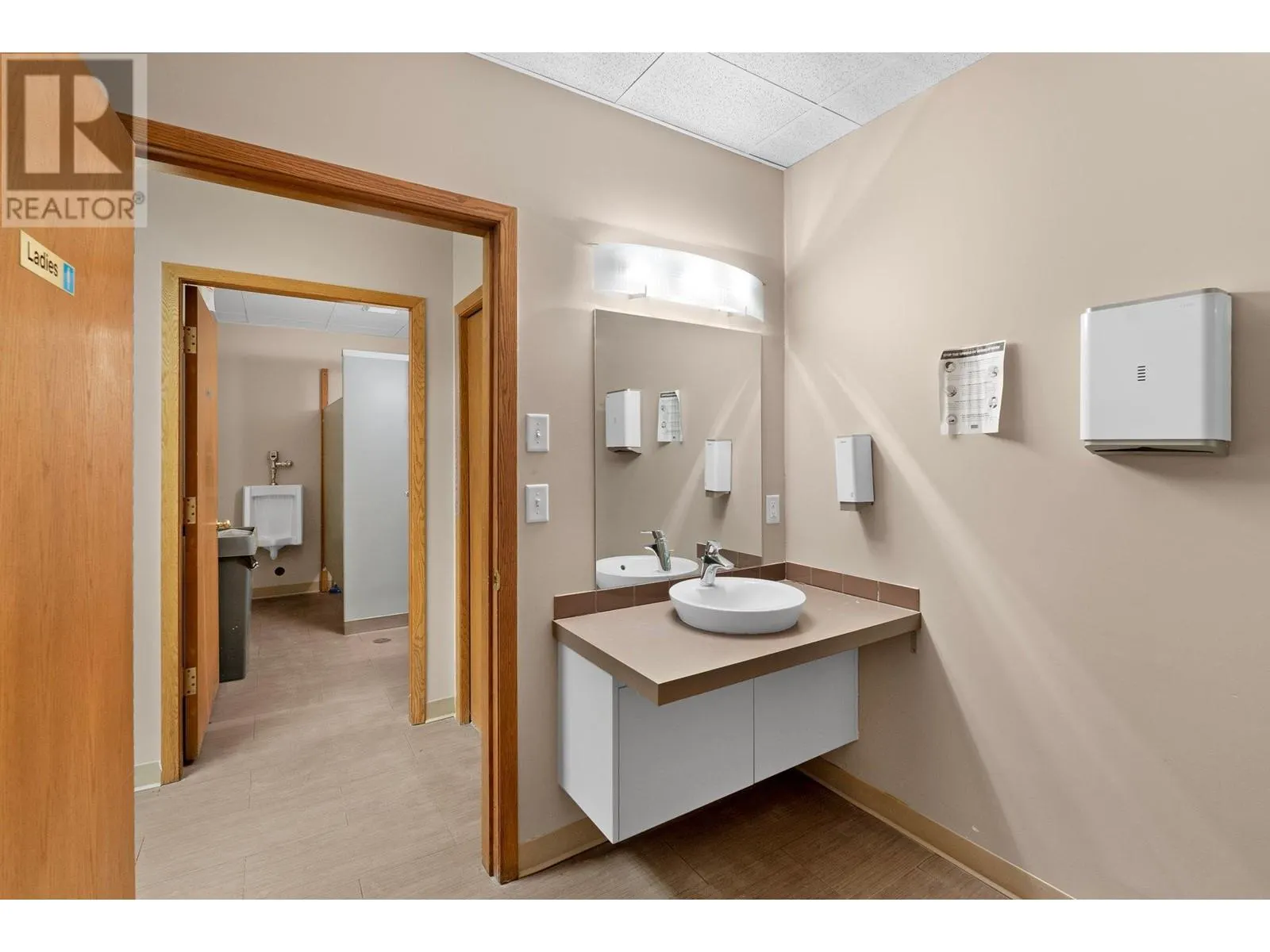 1461 St Paul Street Unit# 100/200