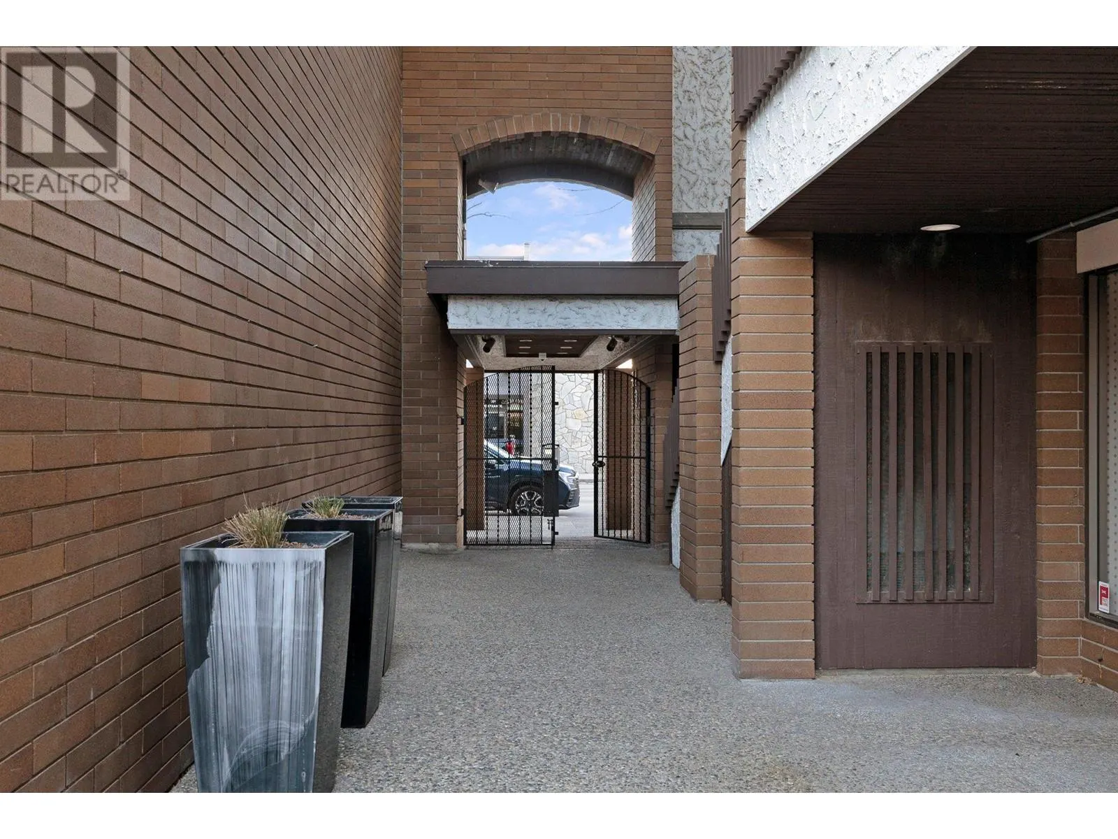 1461 St Paul Street Unit# 100/200