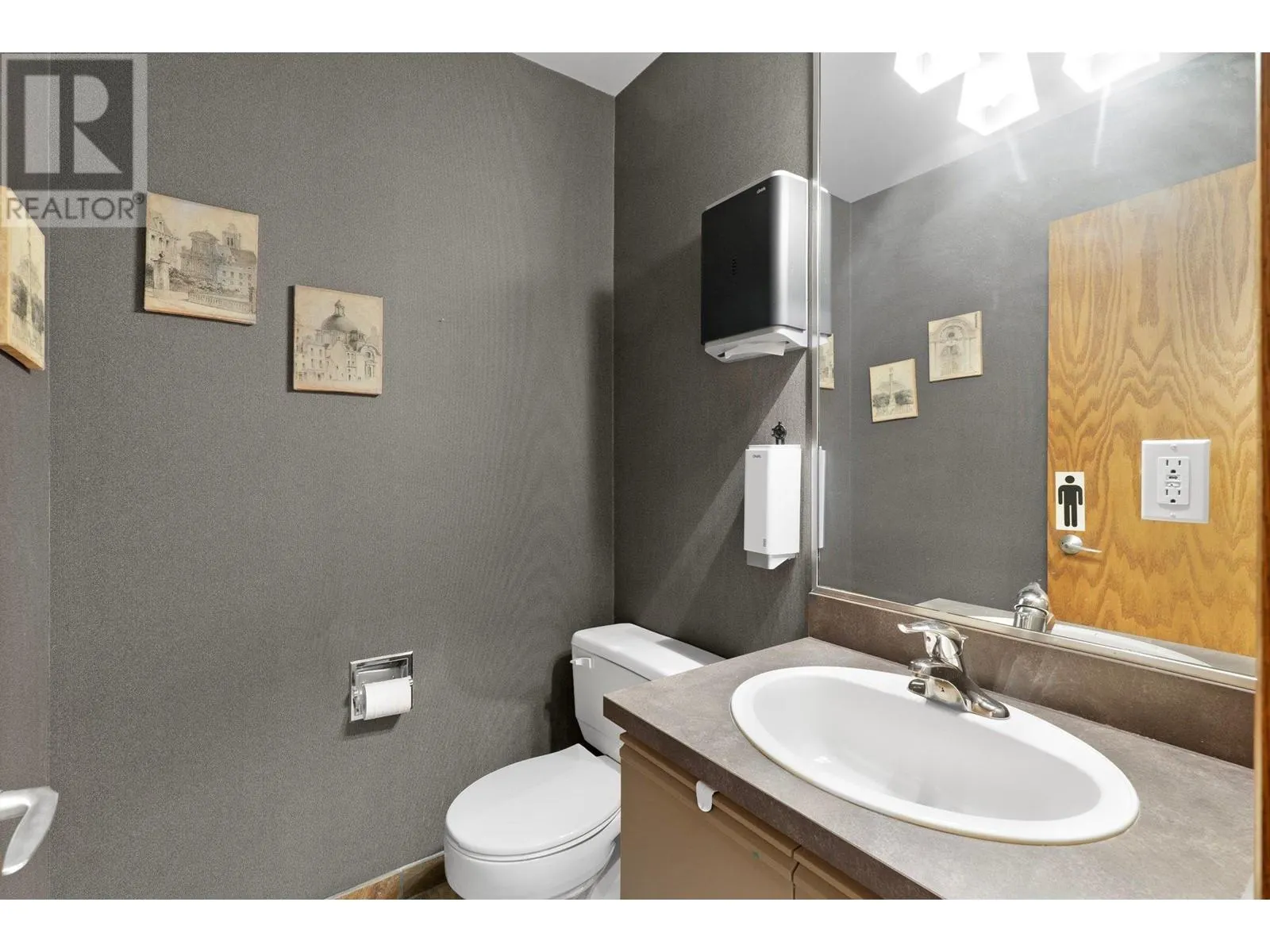 1461 St Paul Street Unit# 100/200