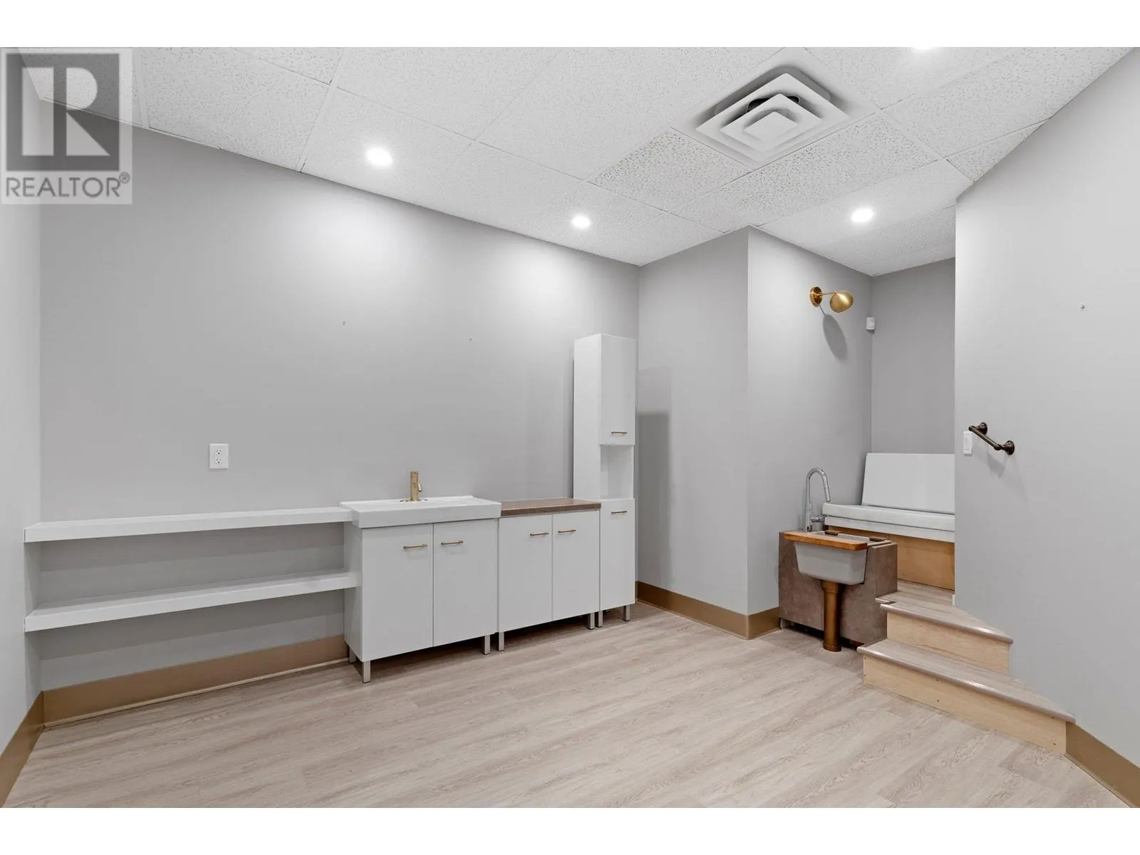 1461 St Paul Street Unit# 100/200