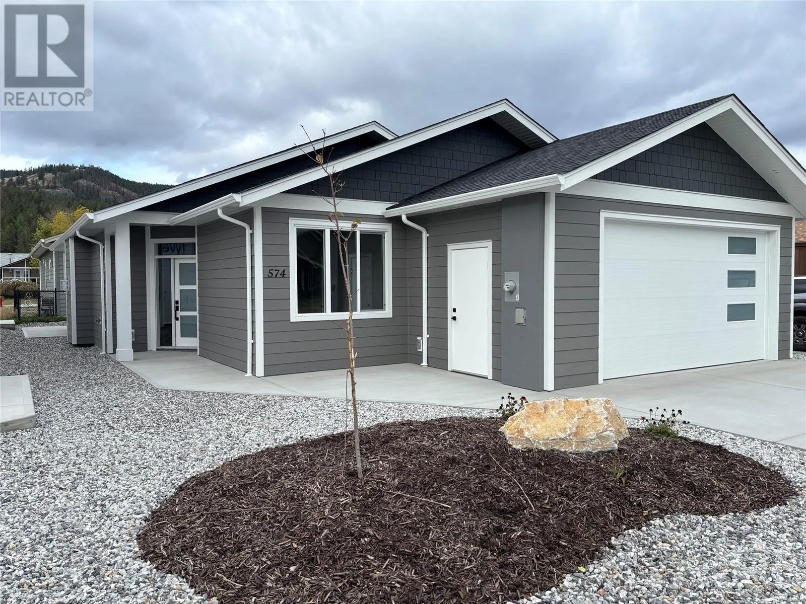 574 Meadowlark Avenue