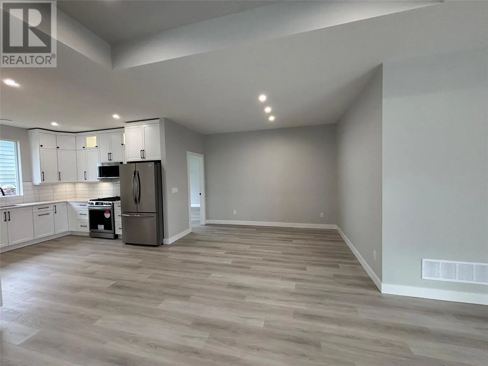 574 Meadowlark Avenue