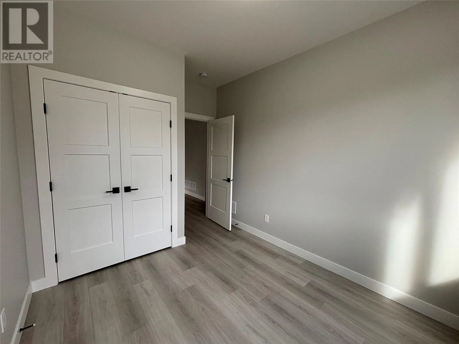 574 Meadowlark Avenue