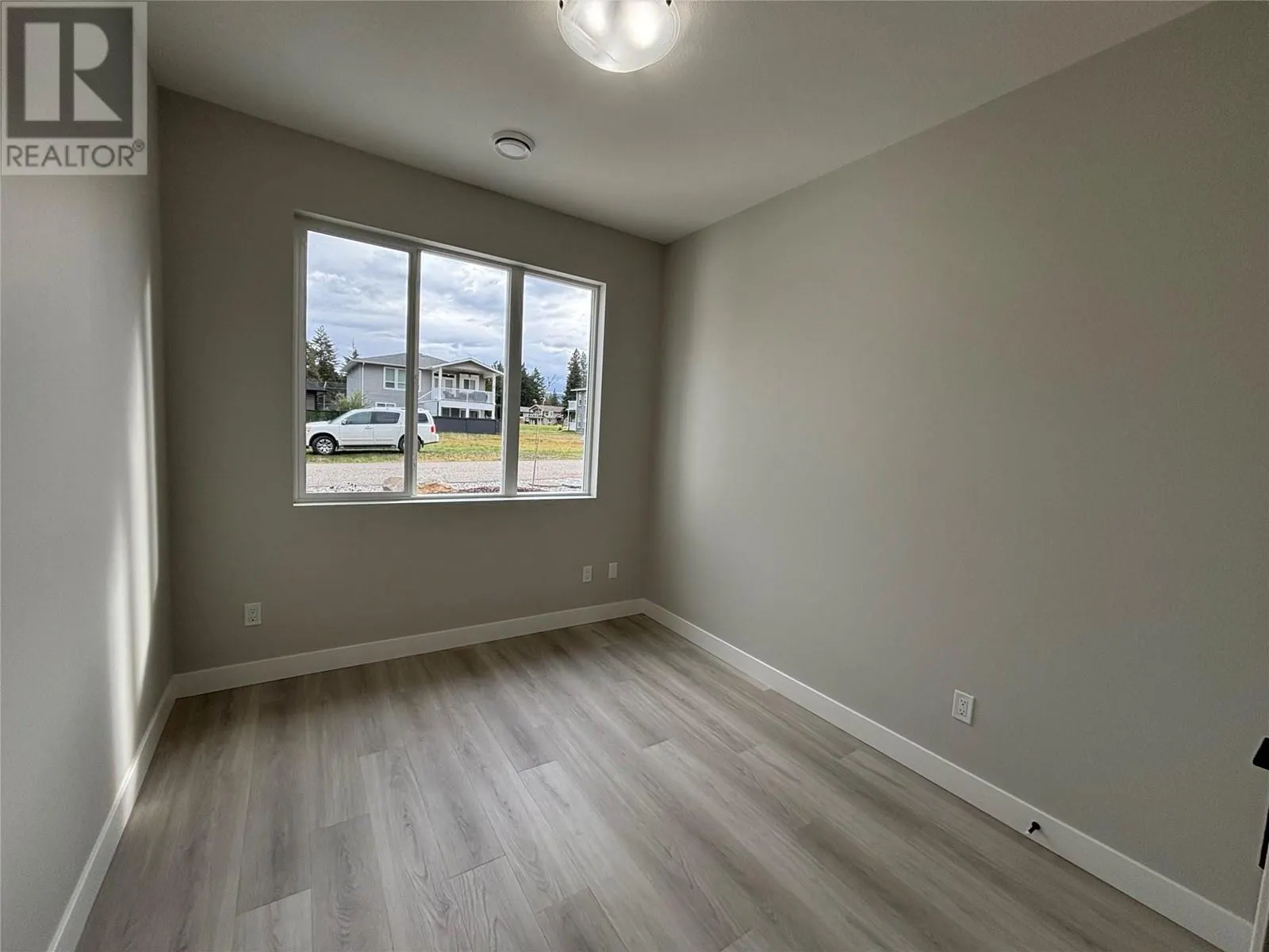574 Meadowlark Avenue