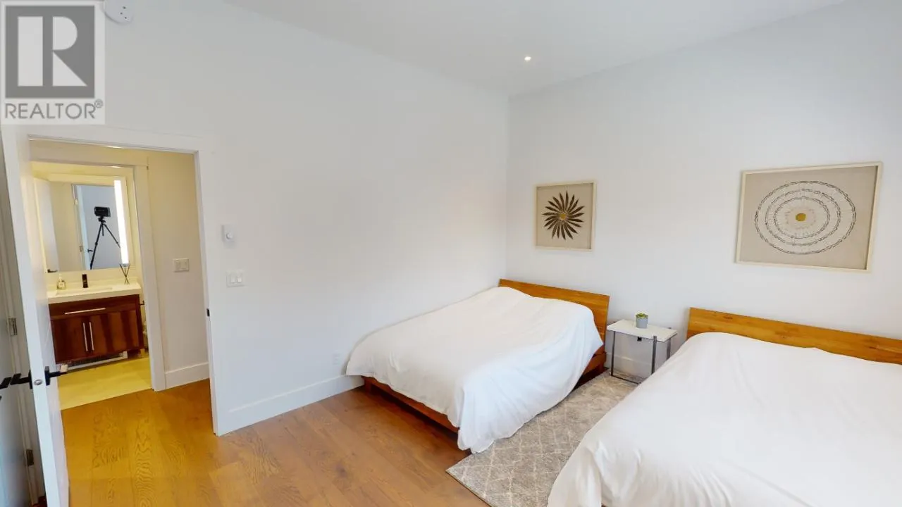 7291 PROSPECTOR Avenue Unit# 105