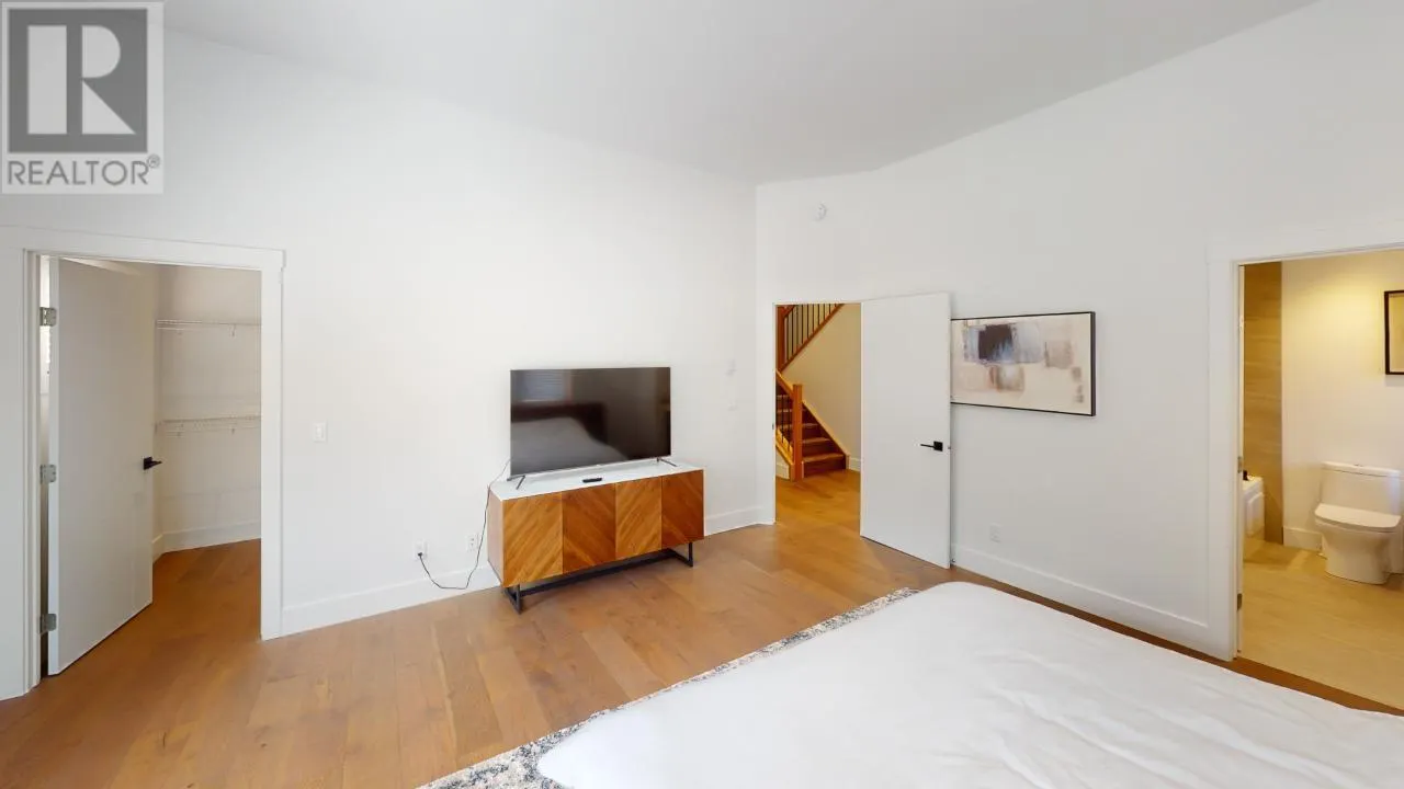 7291 PROSPECTOR Avenue Unit# 105