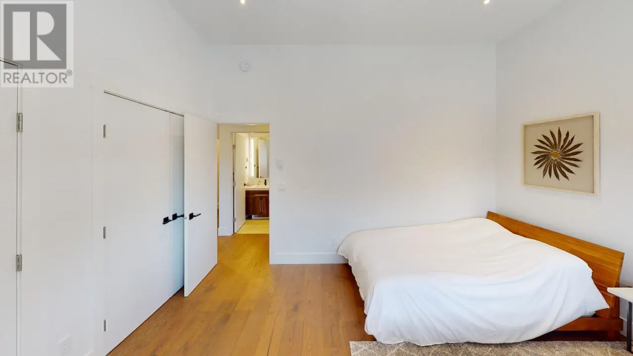 7291 PROSPECTOR Avenue Unit# 105